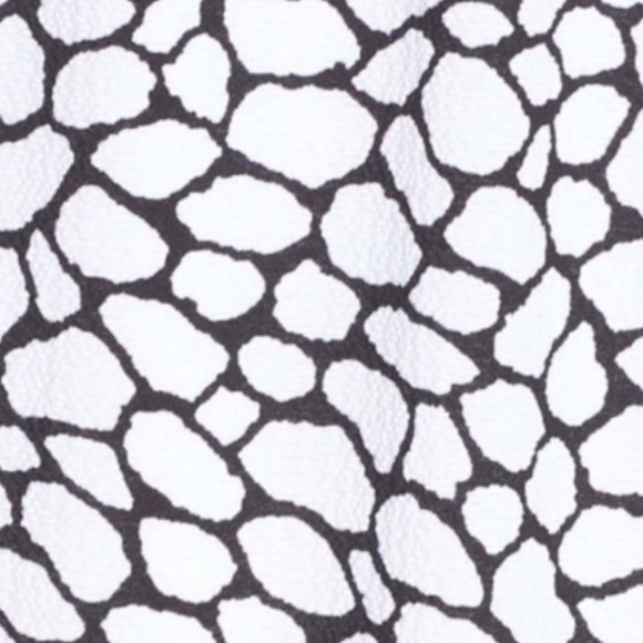 Michael kors black and white tiered maxi dress size medium - Picture 5 of 13